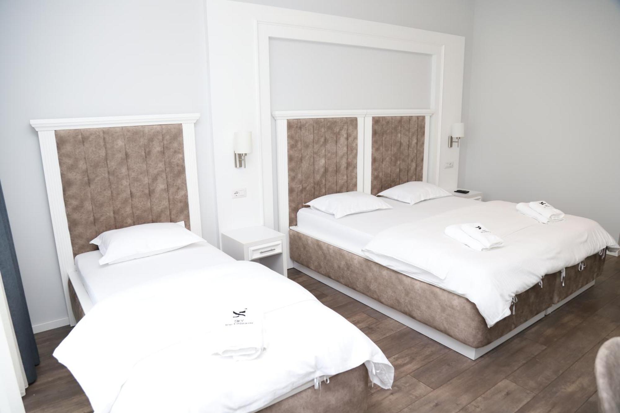 Sky Hotel Prizren Ngoại thất bức ảnh