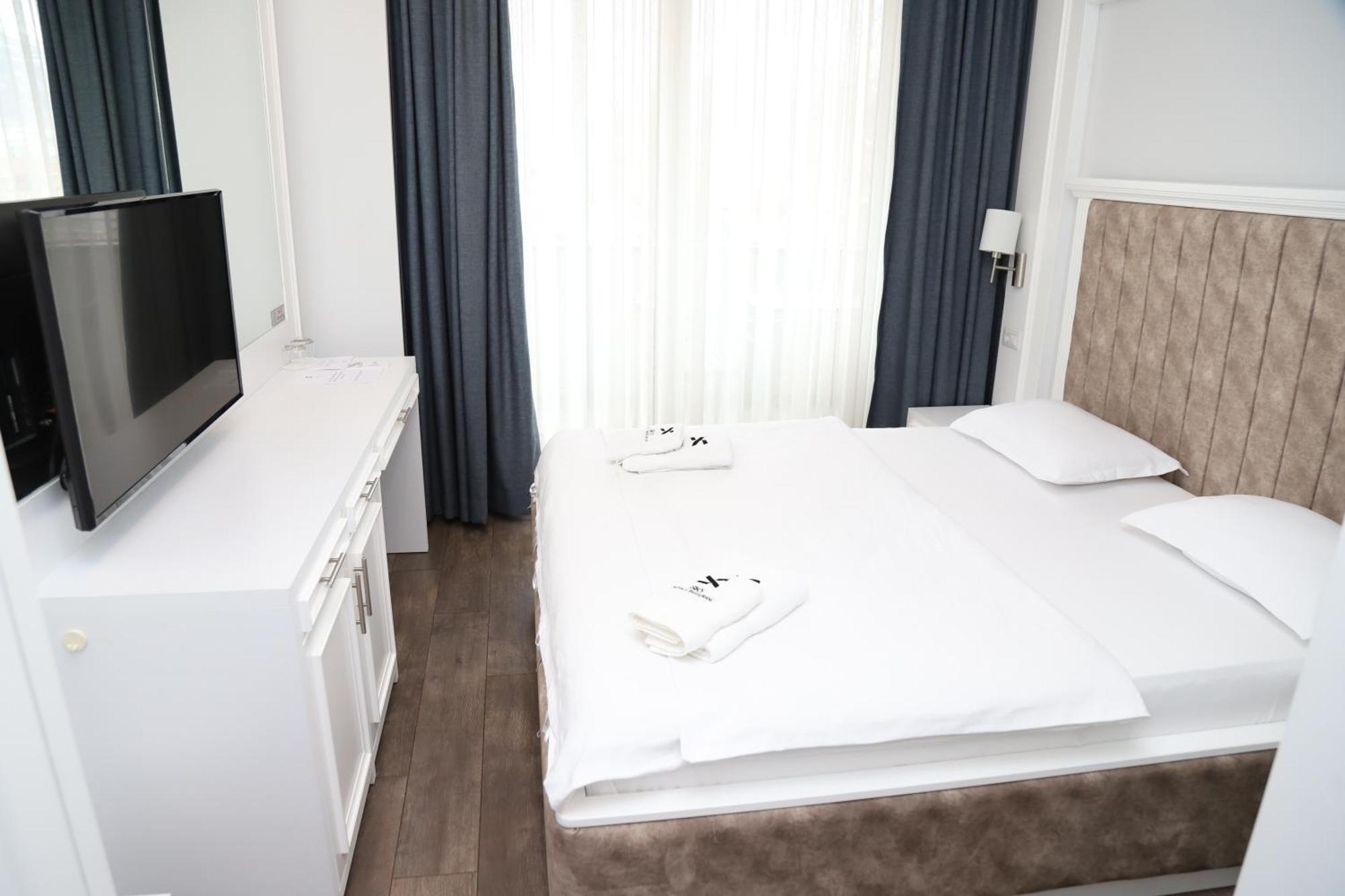 Sky Hotel Prizren Ngoại thất bức ảnh