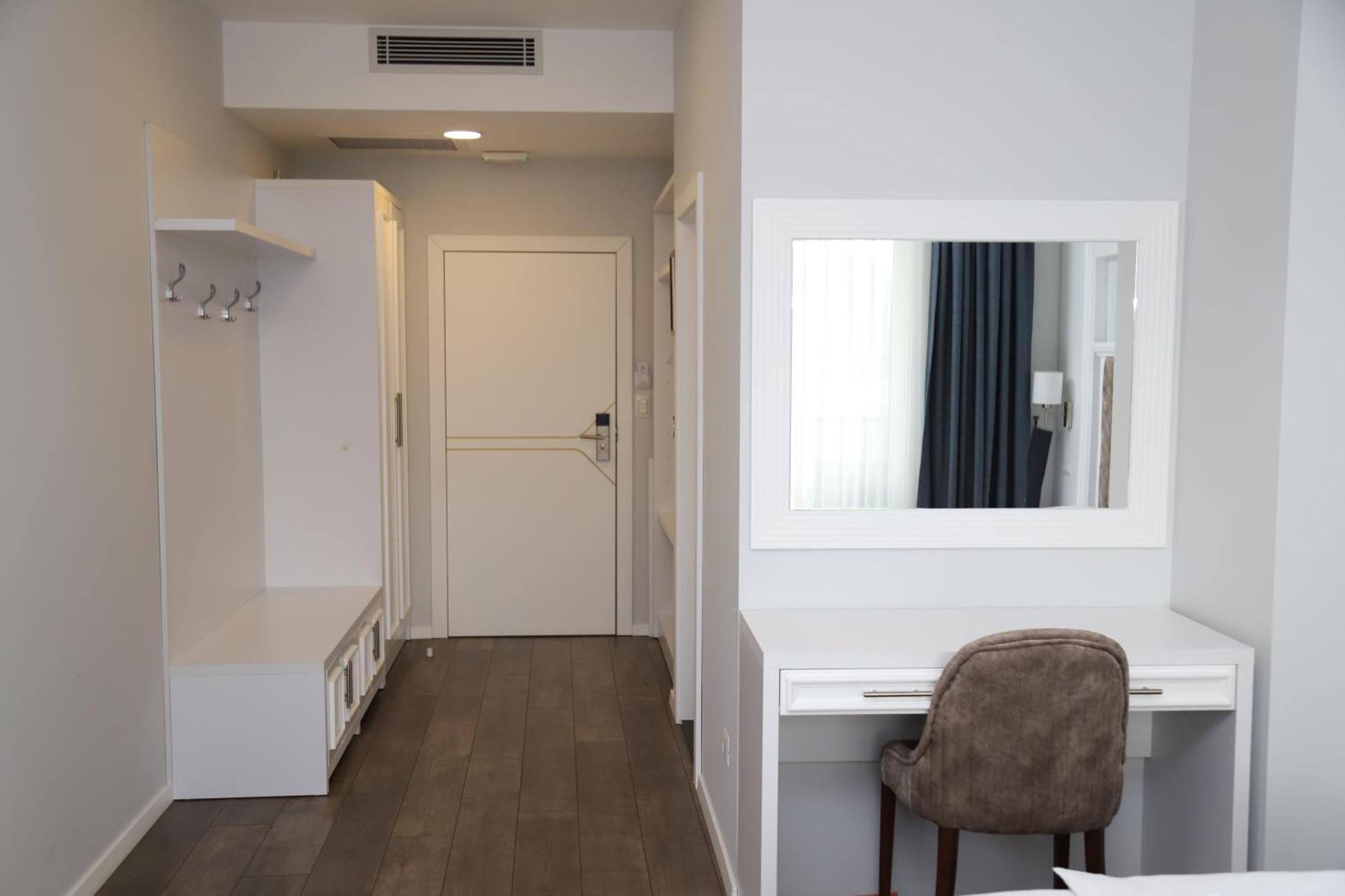 Sky Hotel Prizren Ngoại thất bức ảnh