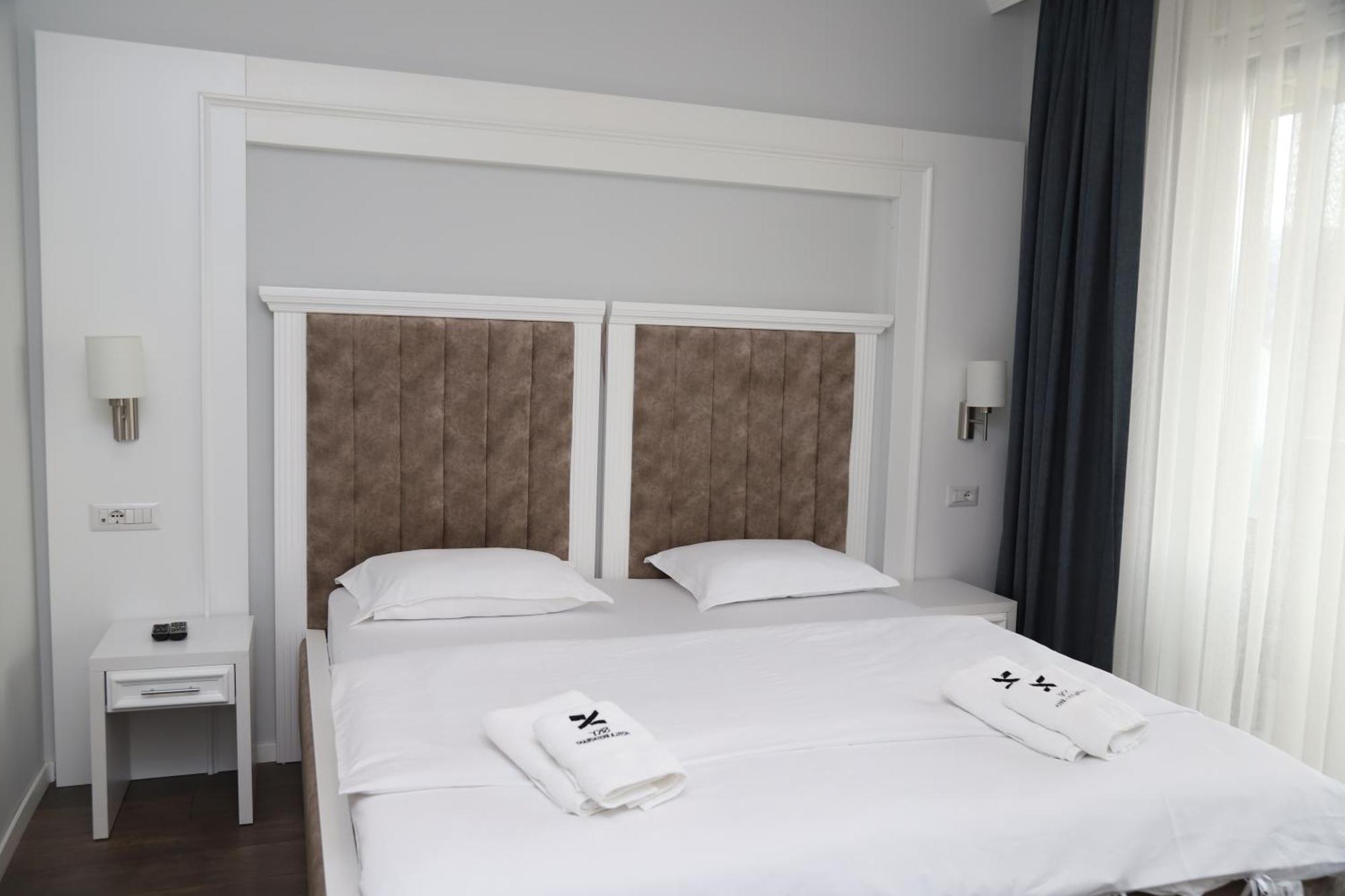 Sky Hotel Prizren Ngoại thất bức ảnh