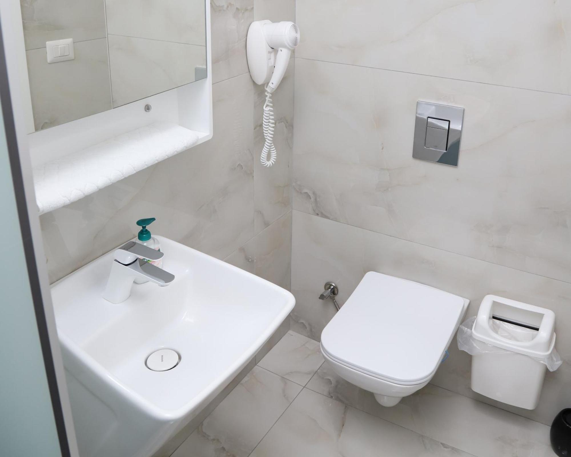 Sky Hotel Prizren Ngoại thất bức ảnh