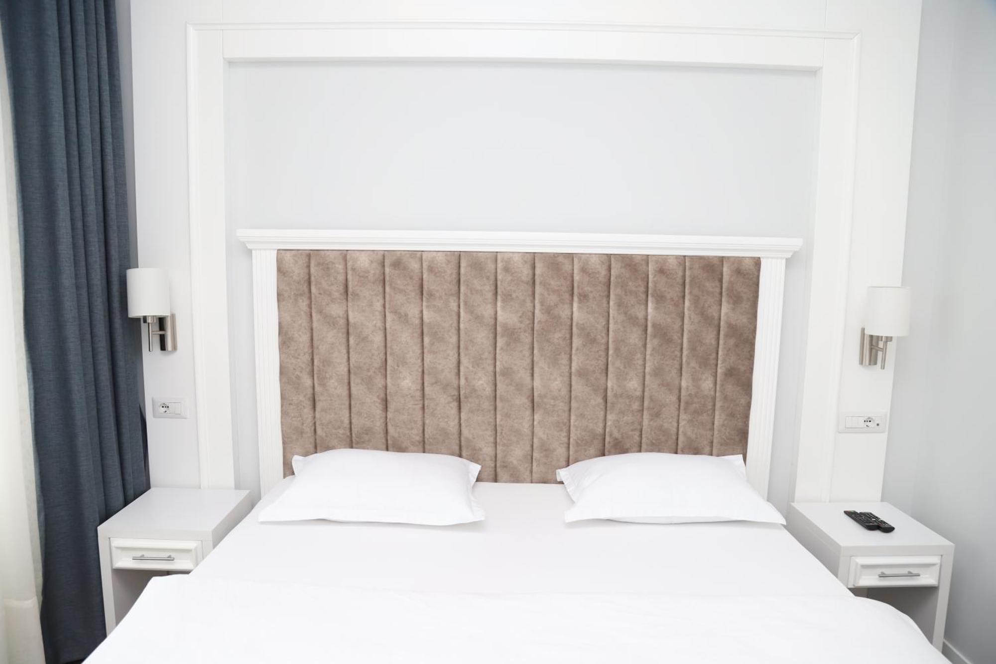 Sky Hotel Prizren Ngoại thất bức ảnh